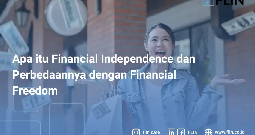 Wanita Asia yang gembira dan riang membawa tas belanja dan menghamburkan uang