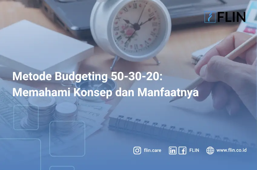 Tangan menggunakan pensil menulis pada kertas catatan dan objek keuangan bisnis